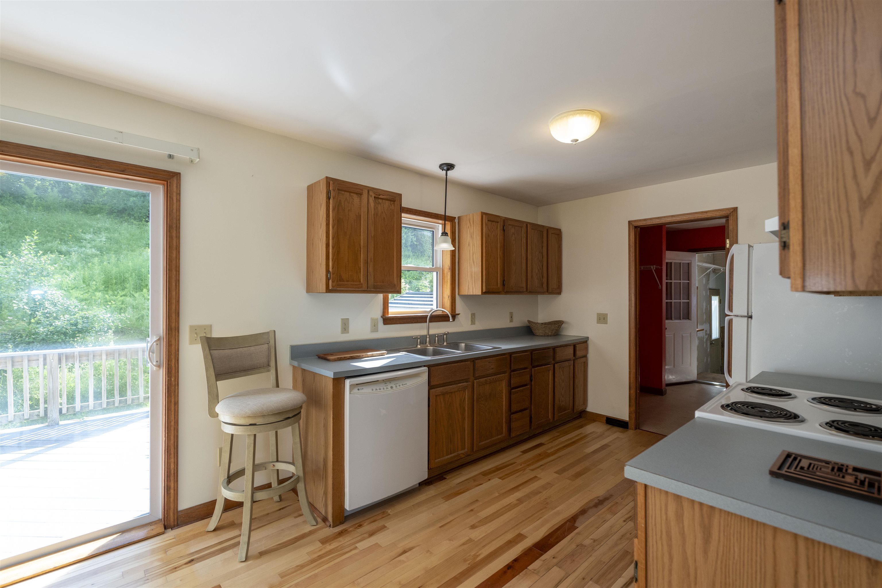 100 Riverside Lane Royalton, VT 05068 - Photo 7 of 27