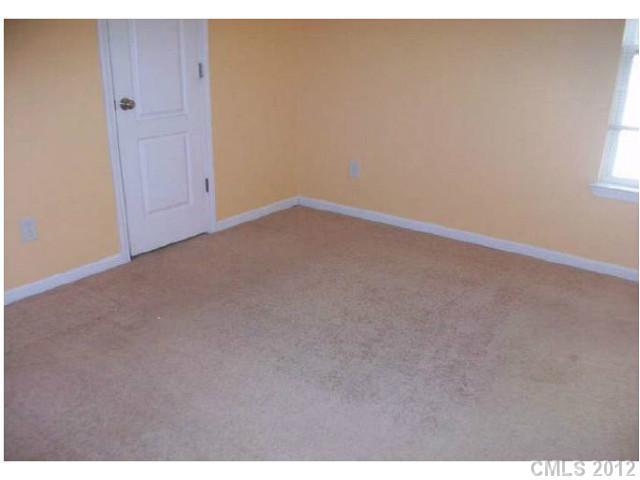 836 Raindrops Road Gastonia, NC 28054 - Photo 3 of 9