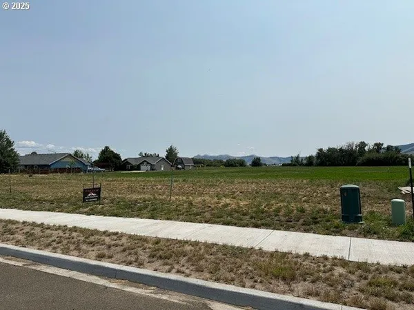 $94,500 | 10601 Jeff Lane, La Grande, OR 97850