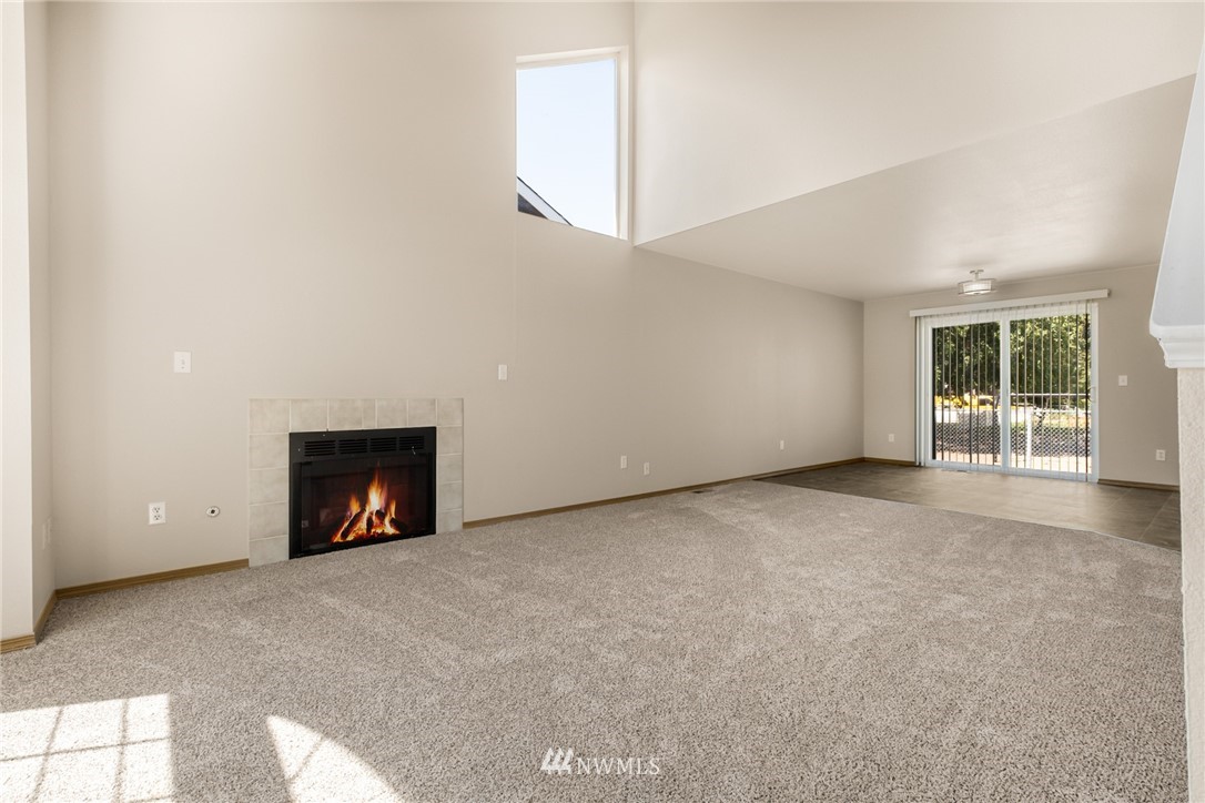 621 Rachael Place Kent, WA 98032 - Photo 2 of 15 Gallery Image 2