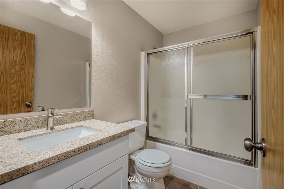 621 Rachael Place Kent, WA 98032 - Photo 12 of 15 Gallery Image 12