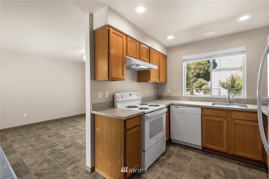 621 Rachael Place Kent, WA 98032 - Photo 5 of 15 Gallery Image 5