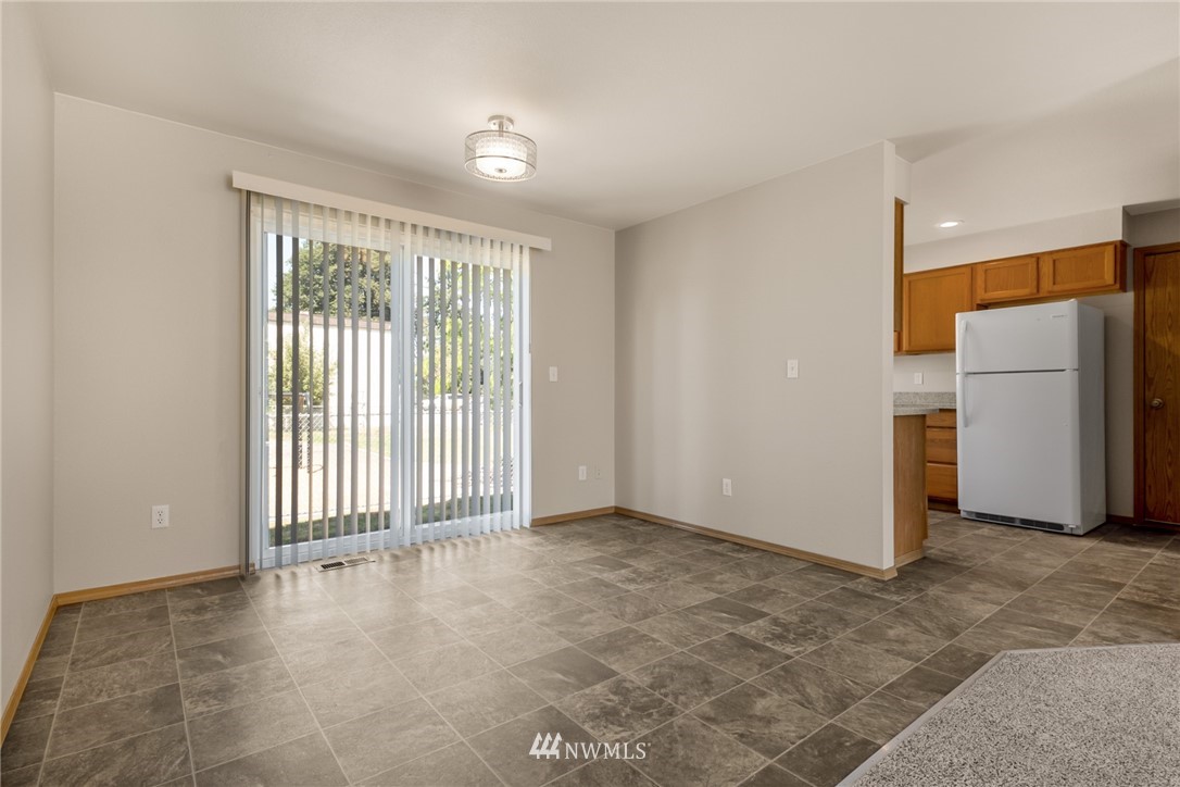 621 Rachael Place Kent, WA 98032 - Photo 6 of 15 Gallery Image 6