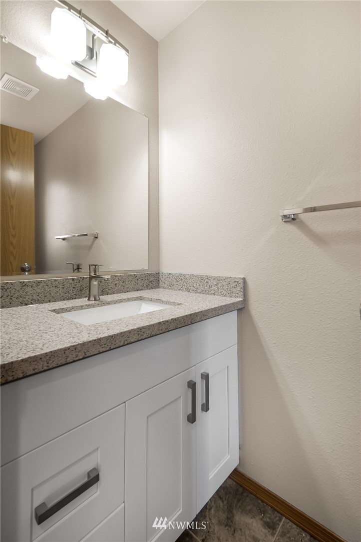 621 Rachael Place Kent, WA 98032 - Photo 7 of 15 Gallery Image 7