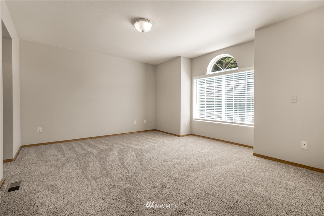 621 Rachael Place Kent, WA 98032 - Photo 8 of 15 Gallery Image 8