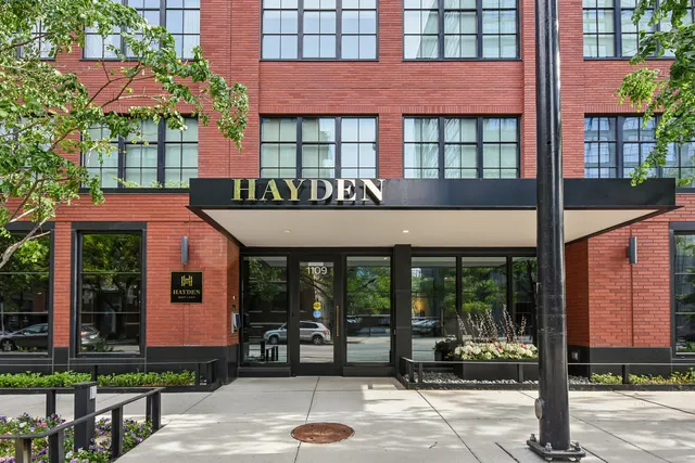 $4,225,000 | 1109 West Washington Boulevard, Unit 8A, Chicago, IL 60607