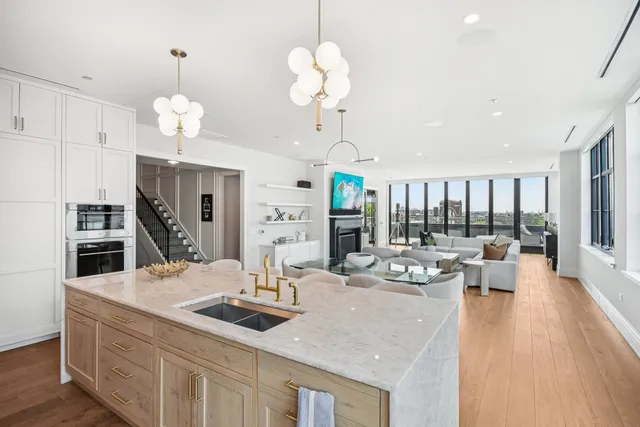 $4,225,000 | 1109 West Washington Boulevard, Unit 8A, Chicago, IL 60607