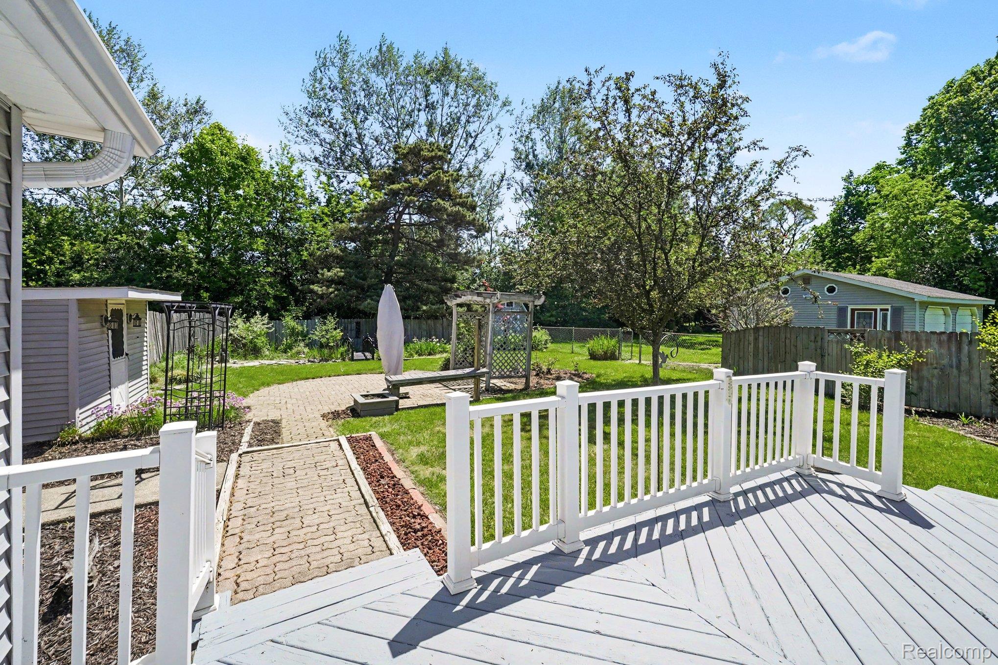 4023 South Genesee Road Grand Blanc, MI 48439 - Photo 32 of 39 024_file_6920.jpg