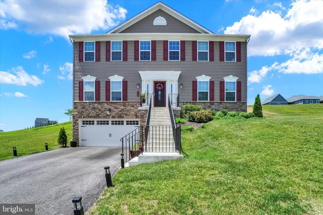 $532,900 | 568 Monocacy Trail, Spring Grove, PA 17362
