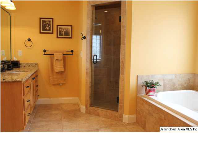 606 Almaroad Place Jacksonville, AL 36265 - Photo 18 of 32