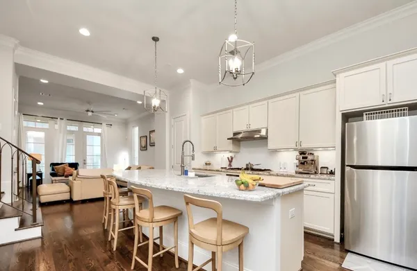 $3,800 | 15623 Broad Street, Sugar Land, TX 77478