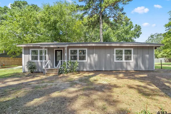 $207,000 | 4052 Lake Shore Drive, Lone Star, TX 75668