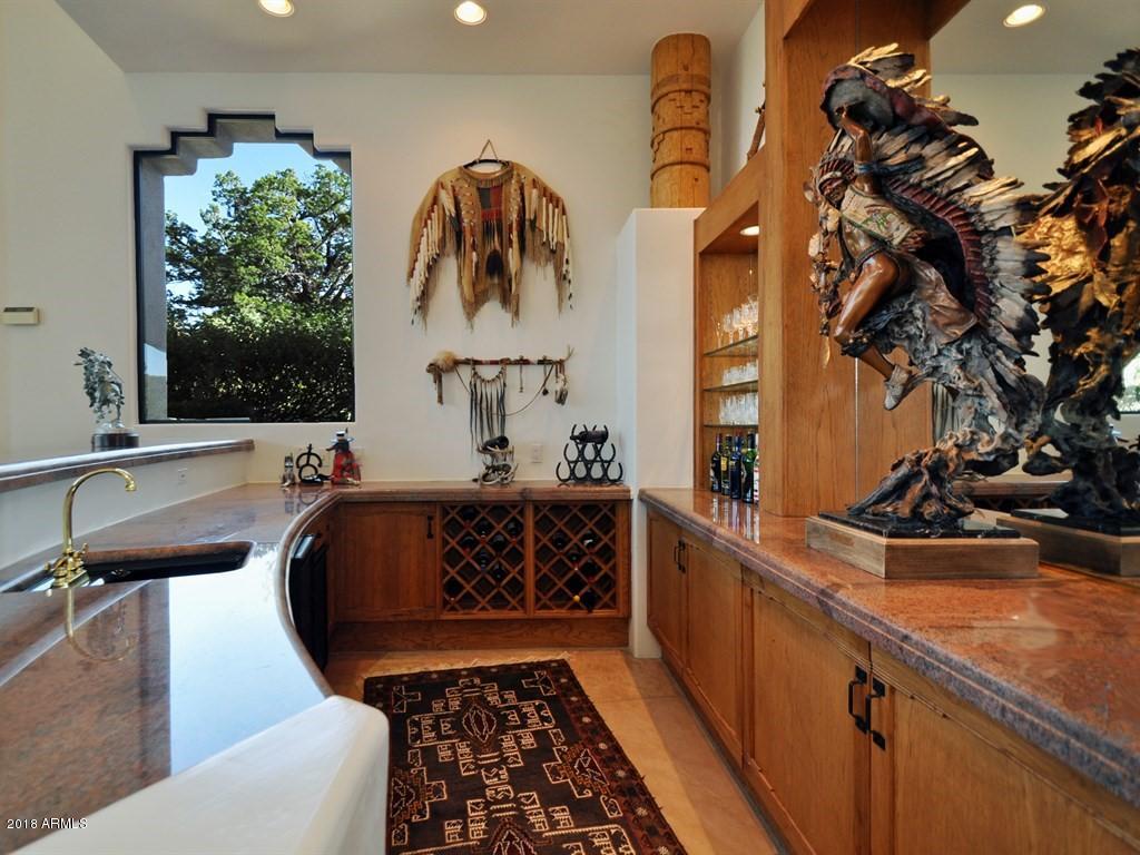 814 West Chapel Road Sedona, AZ 86336 - Photo 21 of 50 Full Bar to Enjoy