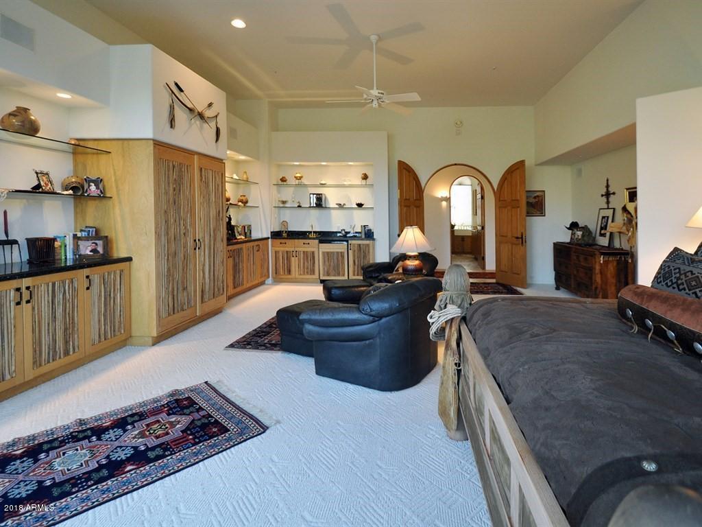 814 West Chapel Road Sedona, AZ 86336 - Photo 26 of 50 Homeowner's Bedroom Suite