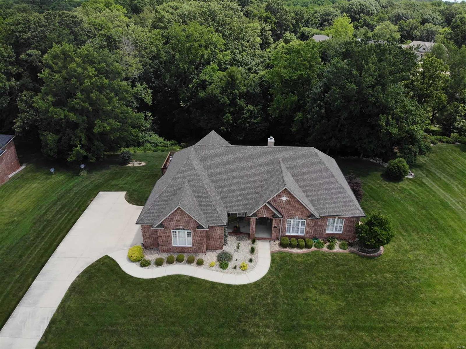 2917 Highlands Road Godfrey, IL 62035 - Photo 2 of 34 Gallery Image 2