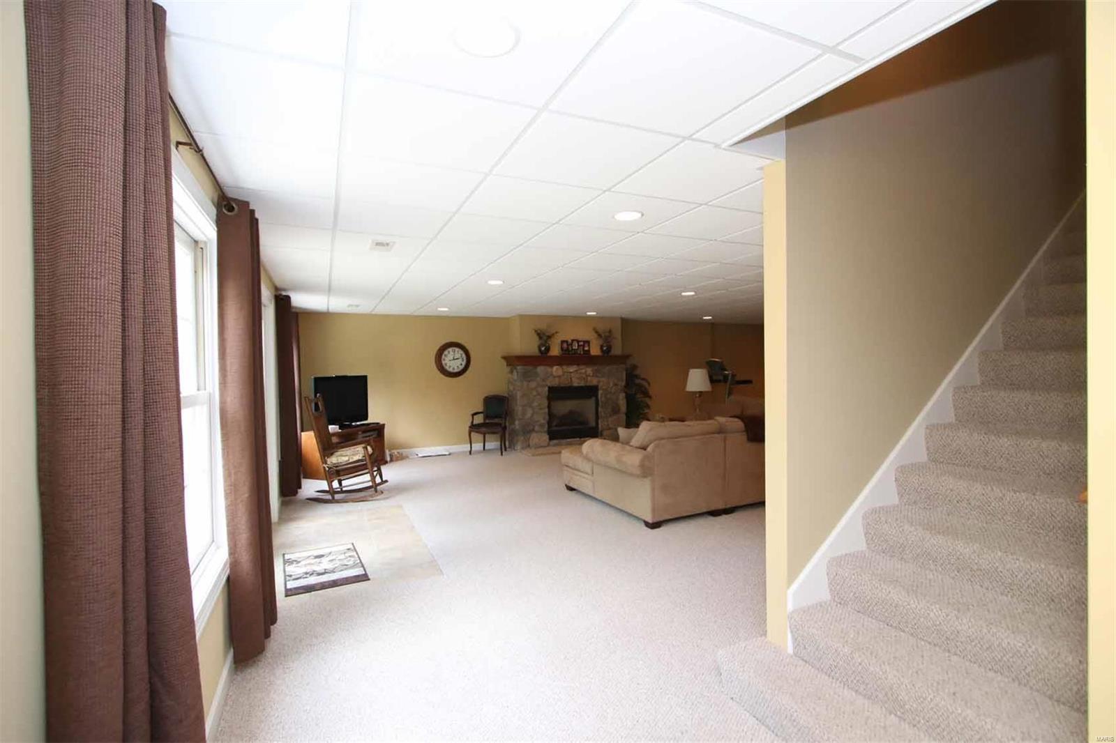 2917 Highlands Road Godfrey, IL 62035 - Photo 30 of 34 Gallery Image 30