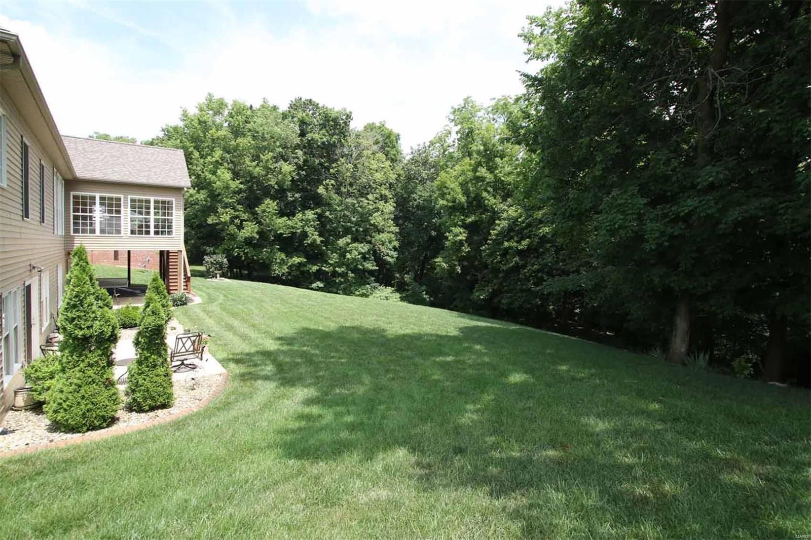2917 Highlands Road Godfrey, IL 62035 - Photo 5 of 34 Gallery Image 5