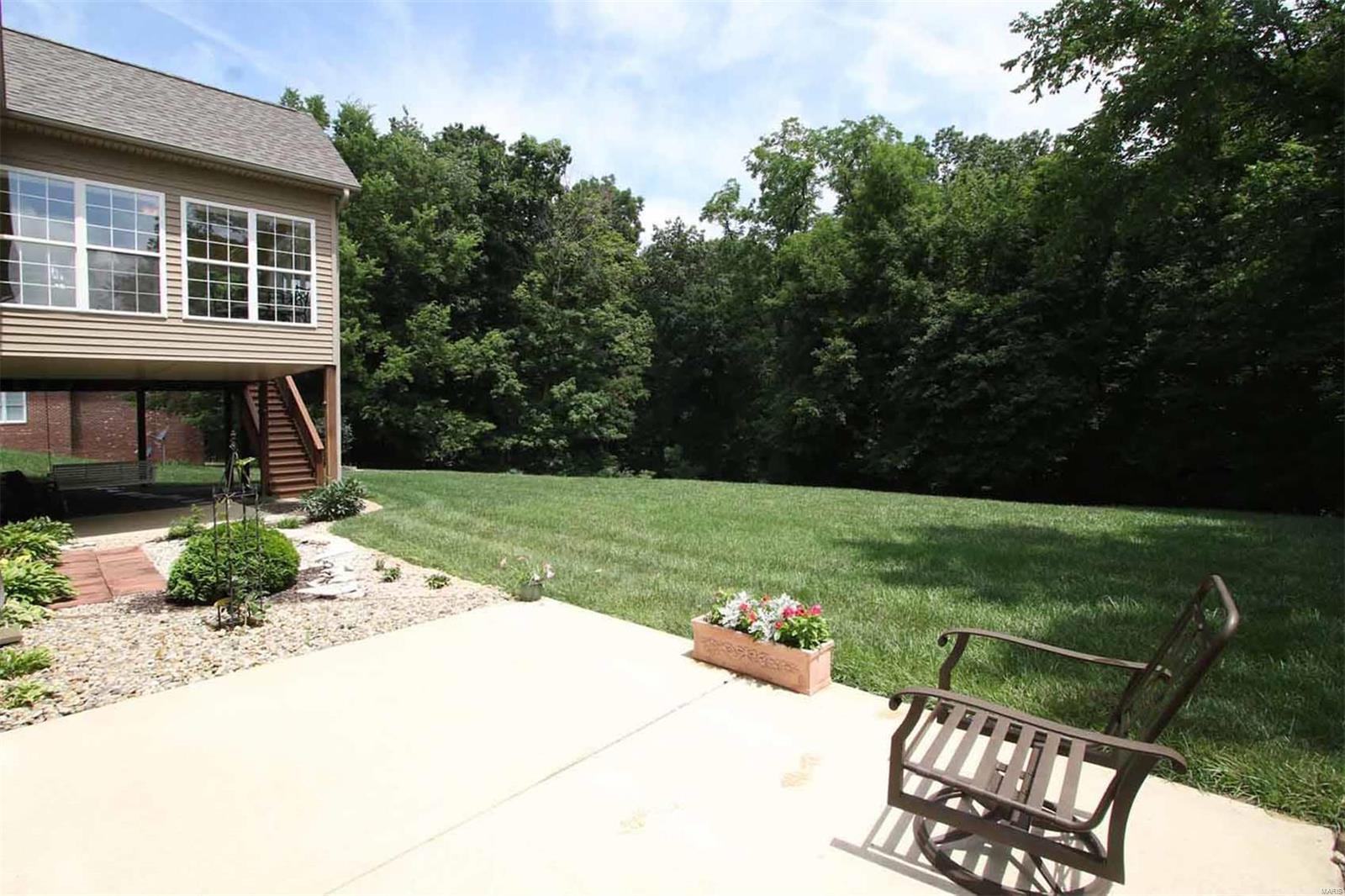 2917 Highlands Road Godfrey, IL 62035 - Photo 8 of 34 Gallery Image 8