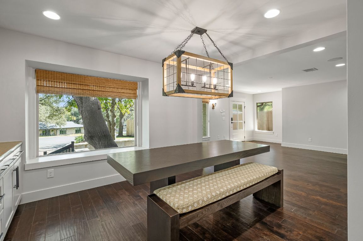 7202 Running Rope Circle Austin, TX 78731 - Photo 16 of 40 a living room with furniture and a window
