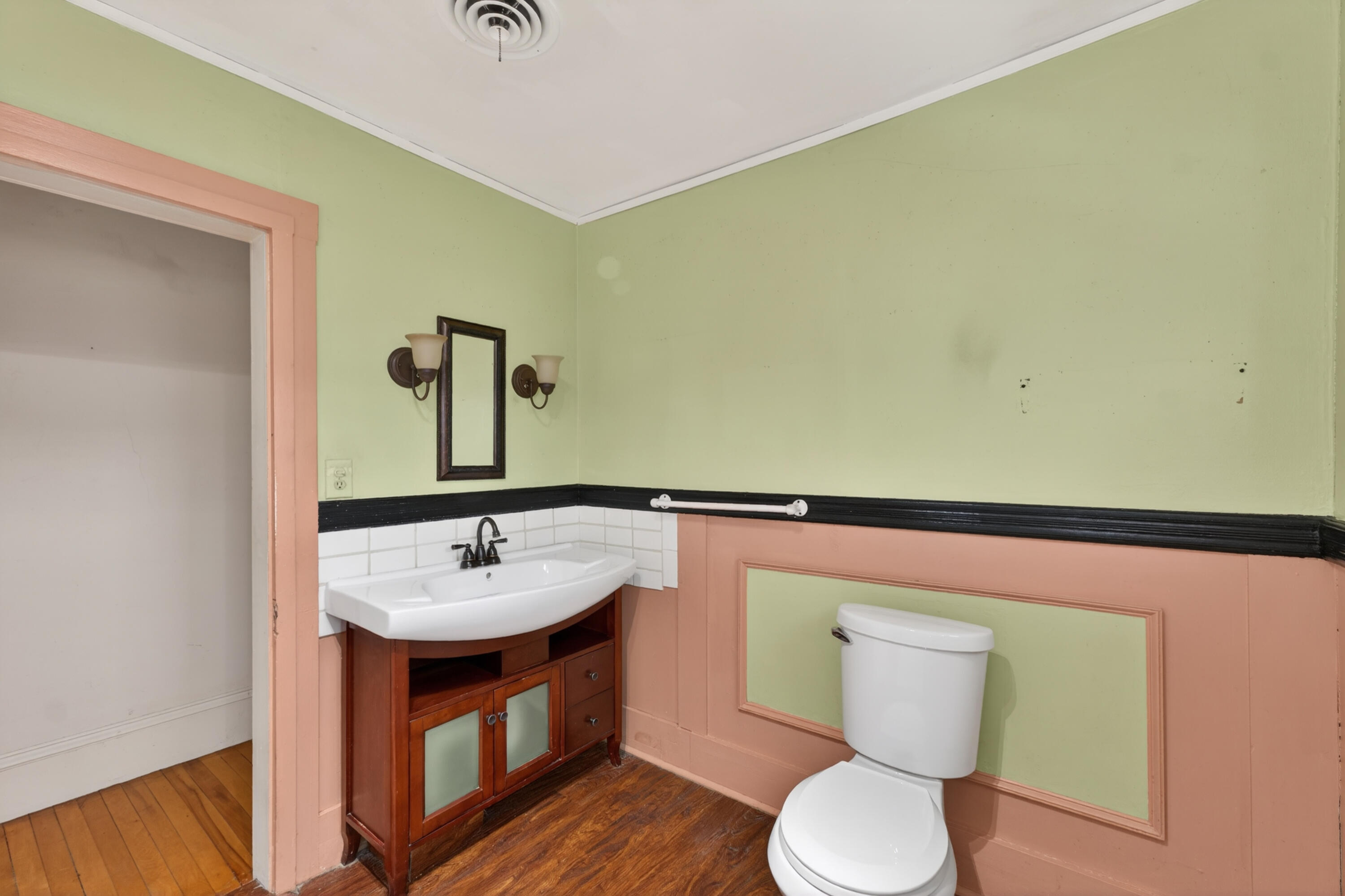 387 Cider Hill Road York, ME 03909 - Photo 33 of 41 Full Bathroom
