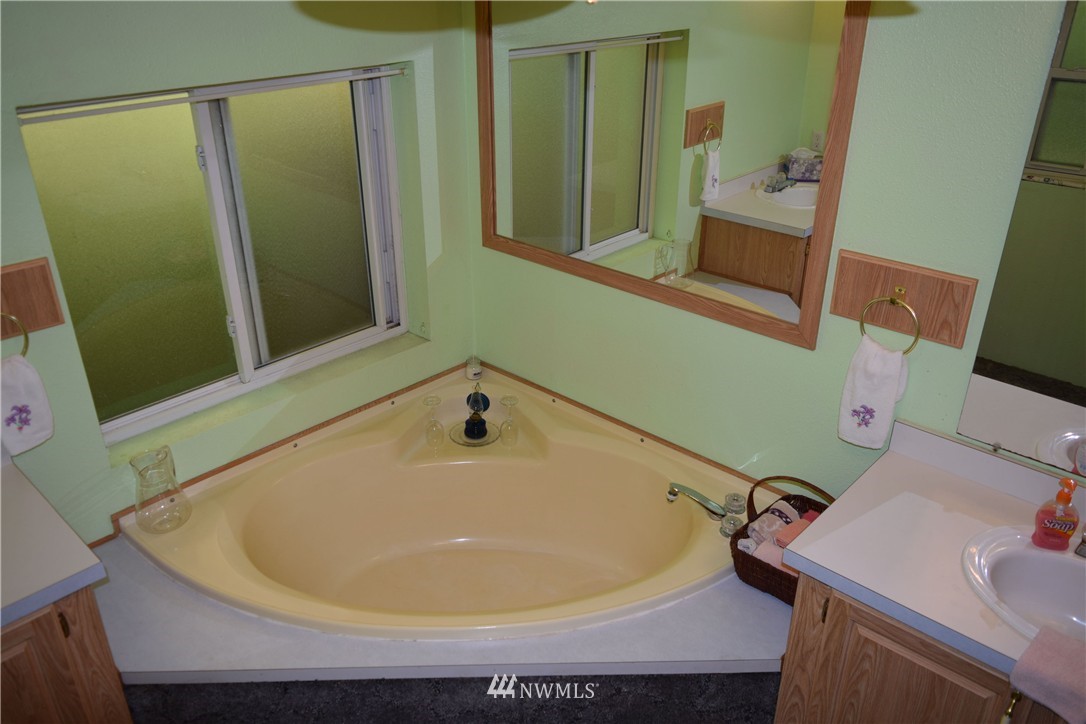 2450 Harksell Road Ferndale, WA 98248 - Photo 12 of 25
