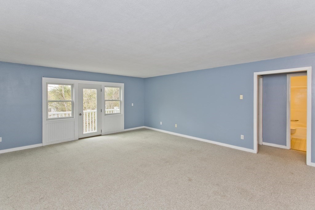 48 Evergreen Road, Unit 315 Northampton, MA 01053 - Photo 4 of 18