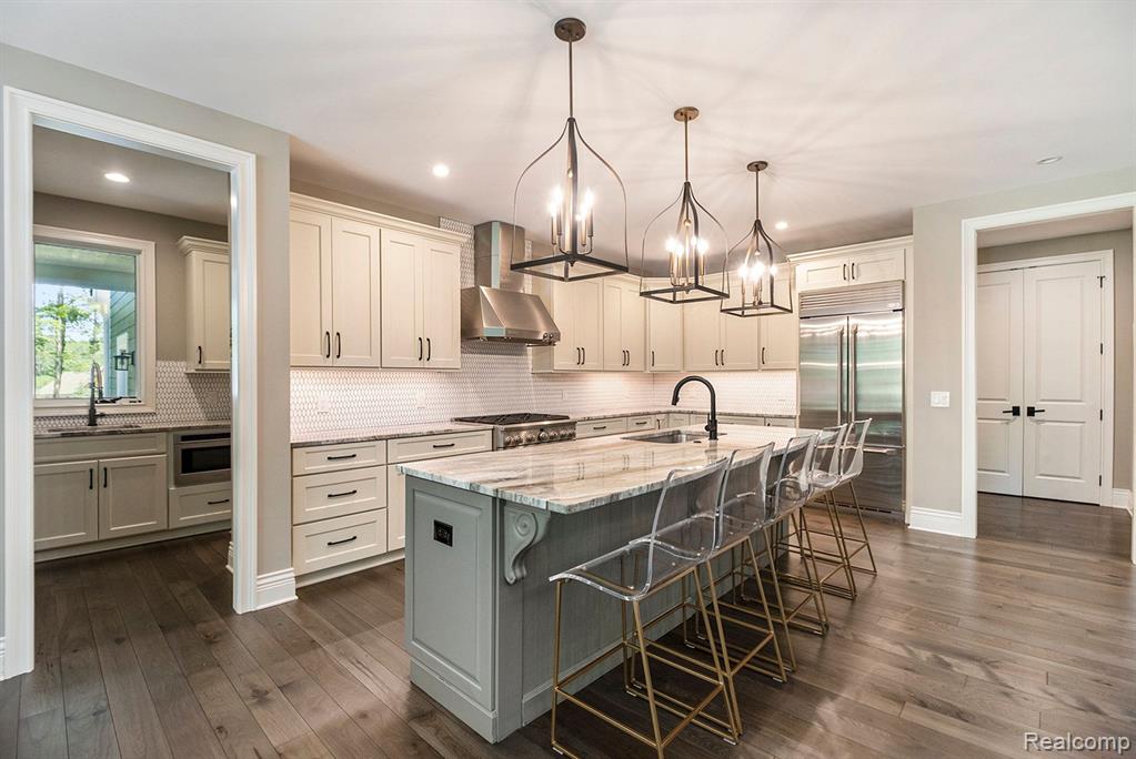 471 Montclair Way Milford, MI 48381 - Photo 9 of 75