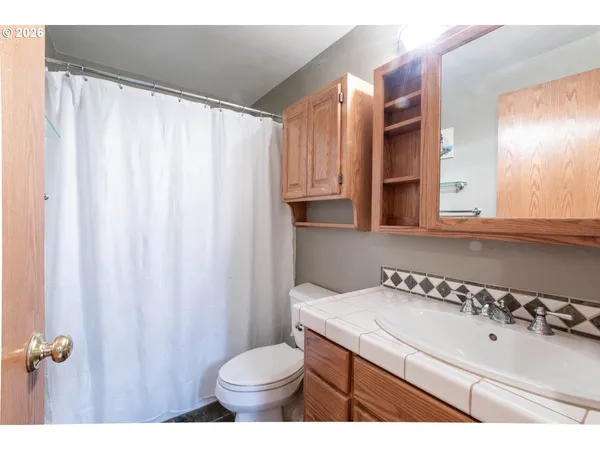 $839,000 | 2610 Park Forest Drive, Eugene, OR 97405