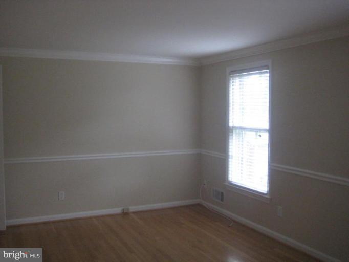 18924 Diary Road Montgomery Village, MD 20886 - Photo 3 of 12 Living room
