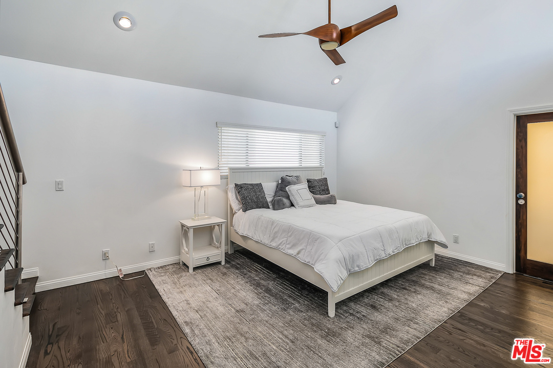 918 9th Street, Unit B Santa Monica, CA 90403 - Photo 11 of 20