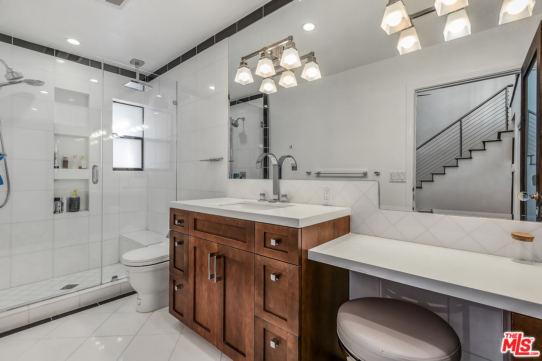 918 9th Street, Unit B Santa Monica, CA 90403 - Photo 13 of 20