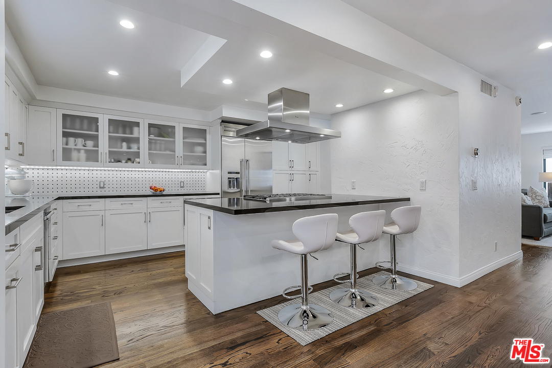 918 9th Street, Unit B Santa Monica, CA 90403 - Photo 7 of 20