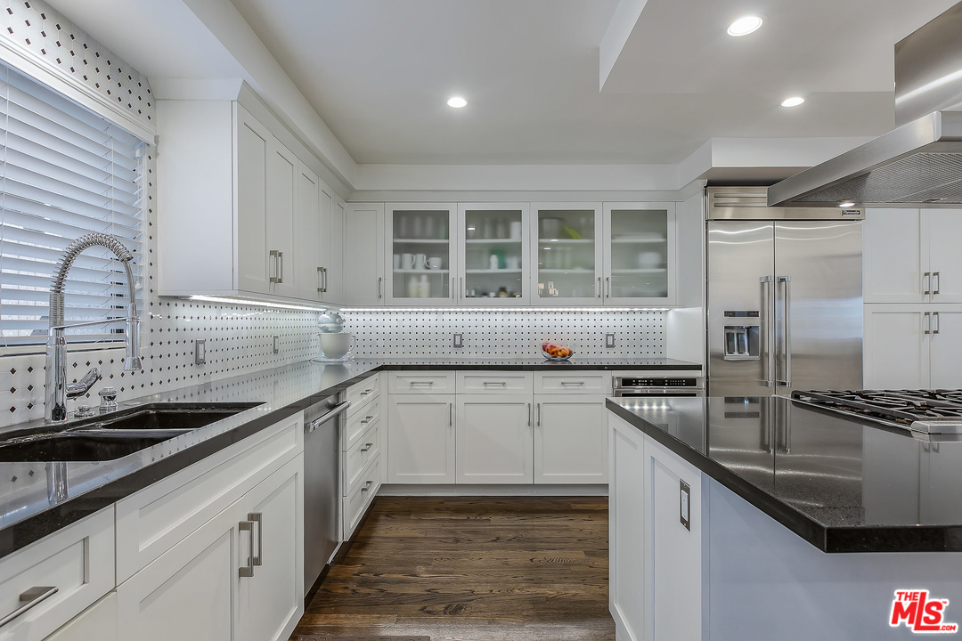 918 9th Street, Unit B Santa Monica, CA 90403 - Photo 8 of 20