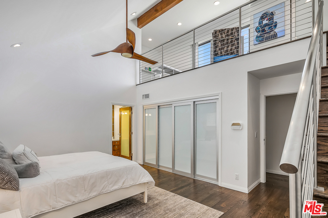 918 9th Street, Unit B Santa Monica, CA 90403 - Photo 10 of 20