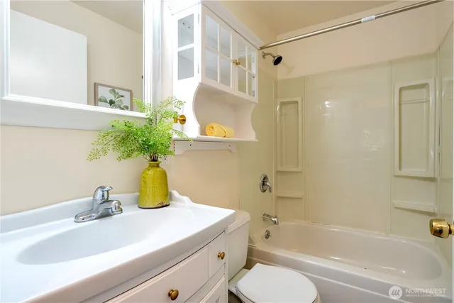 $1,280,000 | 4017 162nd Avenue Southeast, Bellevue, WA 98006