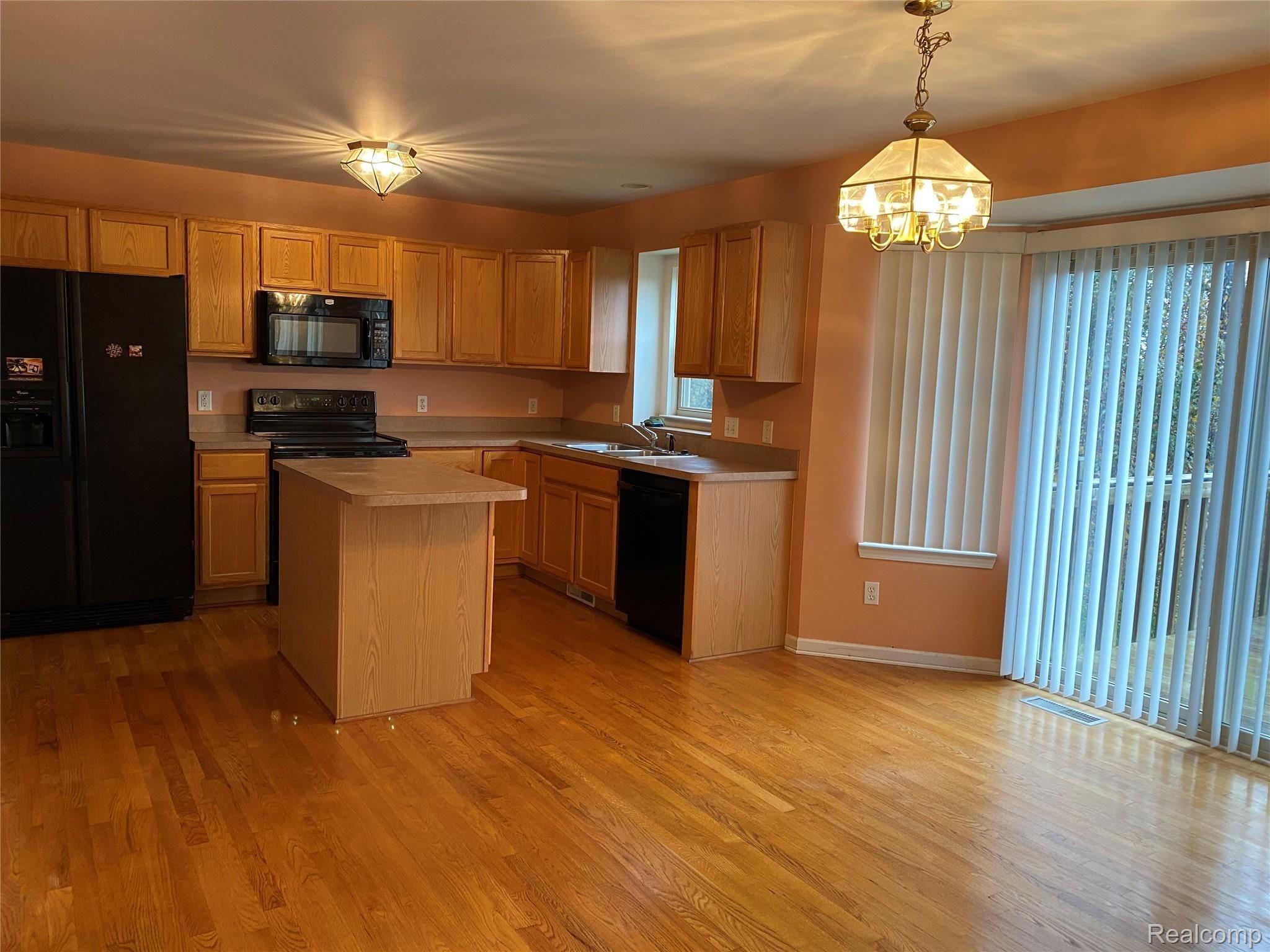 603 East Davisburg Road Holly, MI 48442 - Photo 20 of 29 Nice Hard Wood Floors!