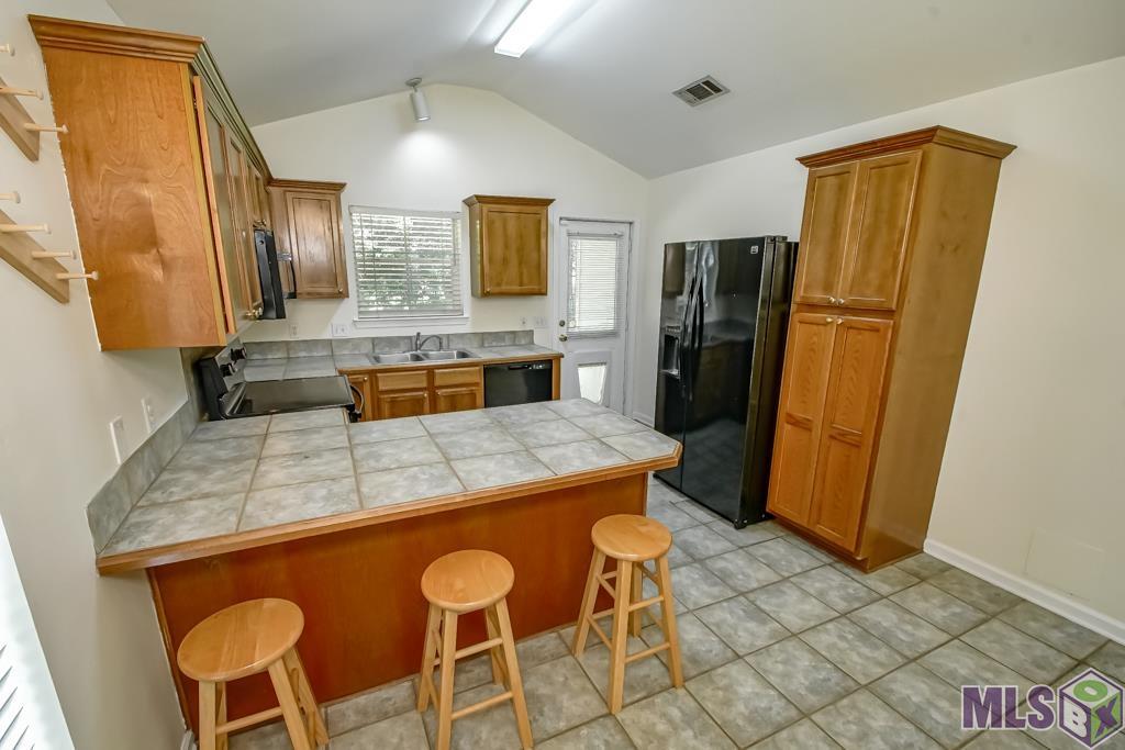 1352 Harwich Drive Baton Rouge, LA 70820 - Photo 4 of 34