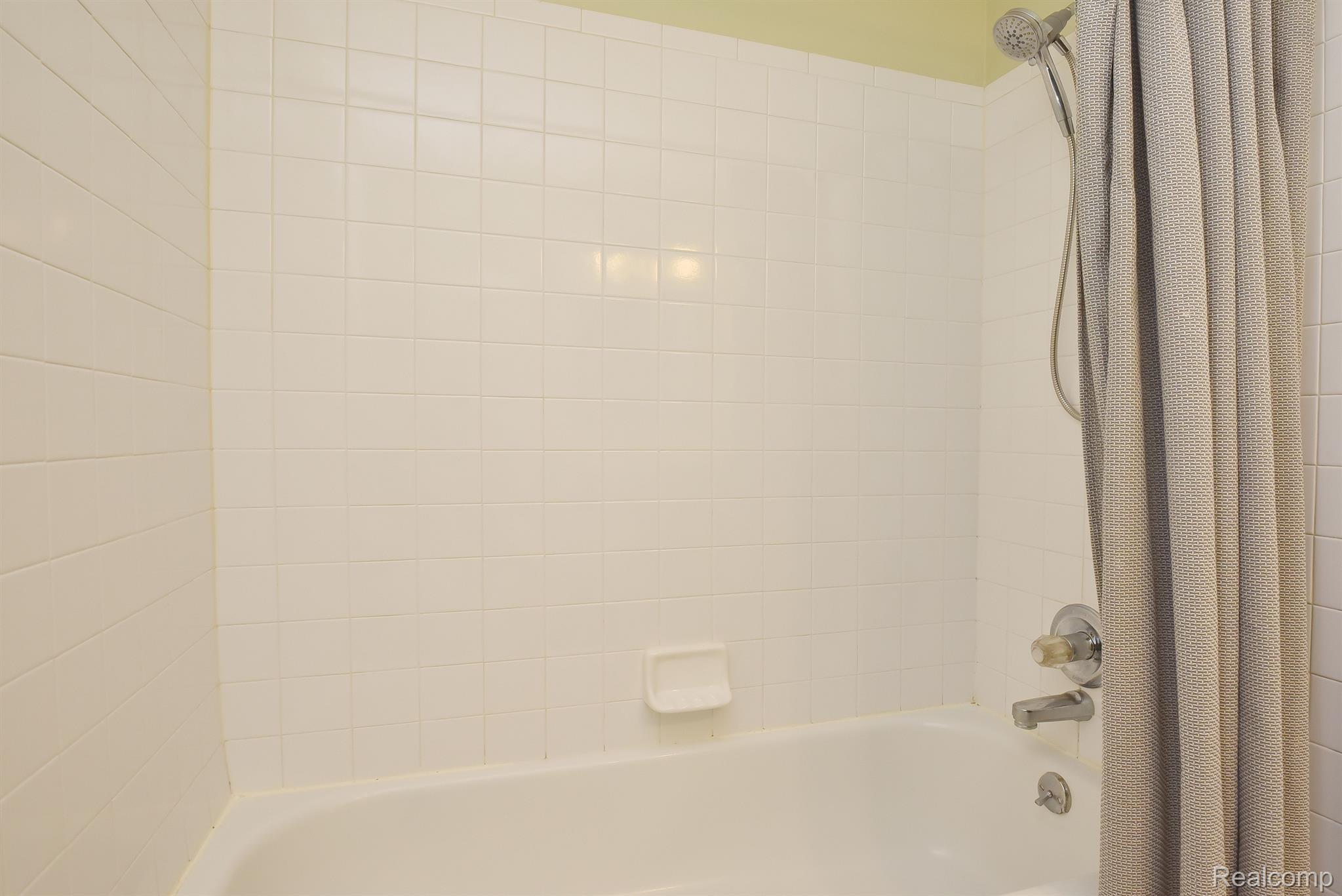 1760 Graefield Road Birmingham, MI 48009 - Photo 17 of 25 Gallery Image 17
