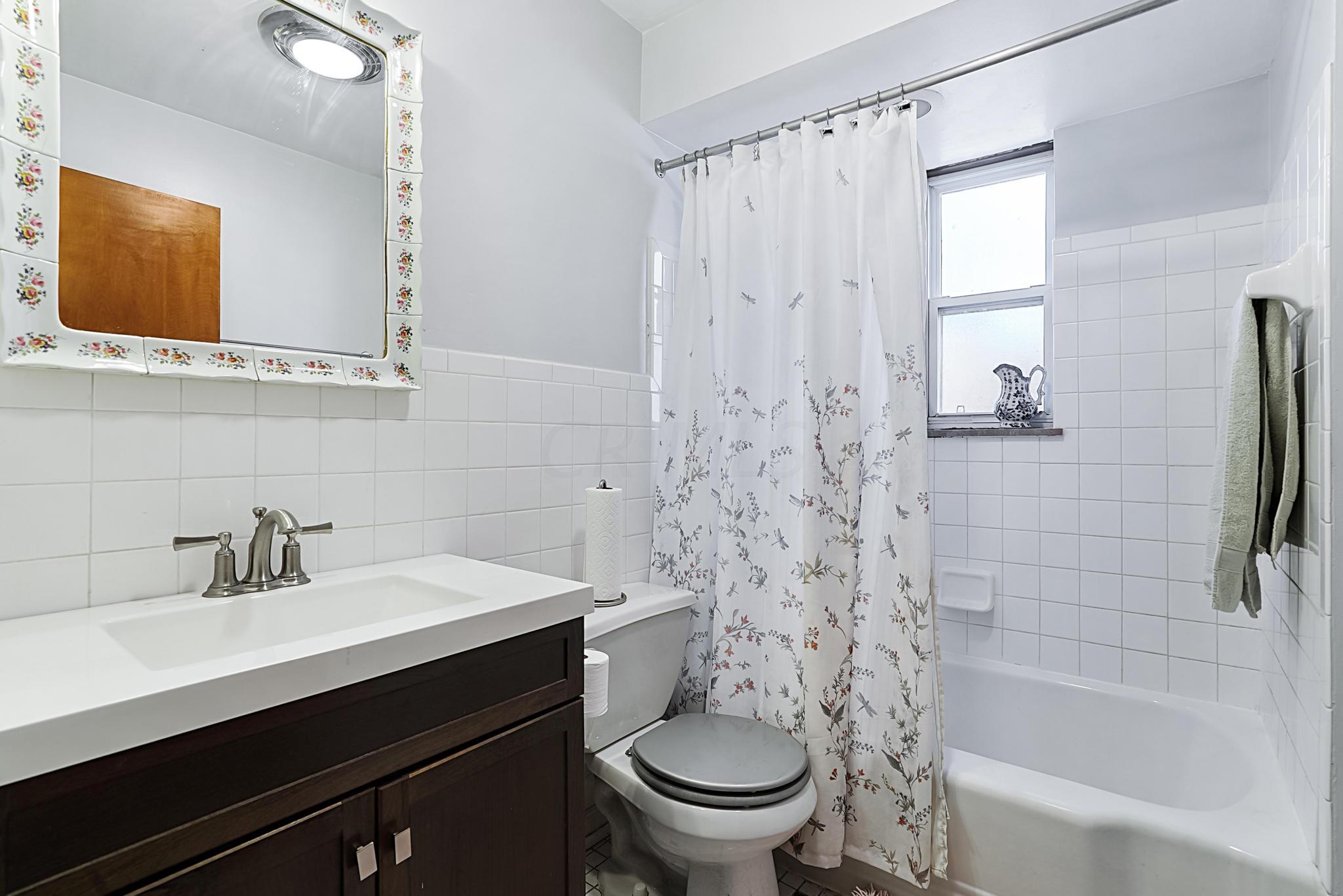 355 North Ardmore Road Columbus, OH 43209 - Photo 19 of 31 Gallery Image 19