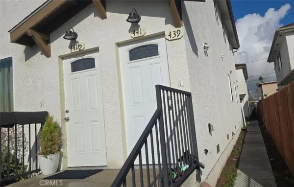 a view of entryway with a front door