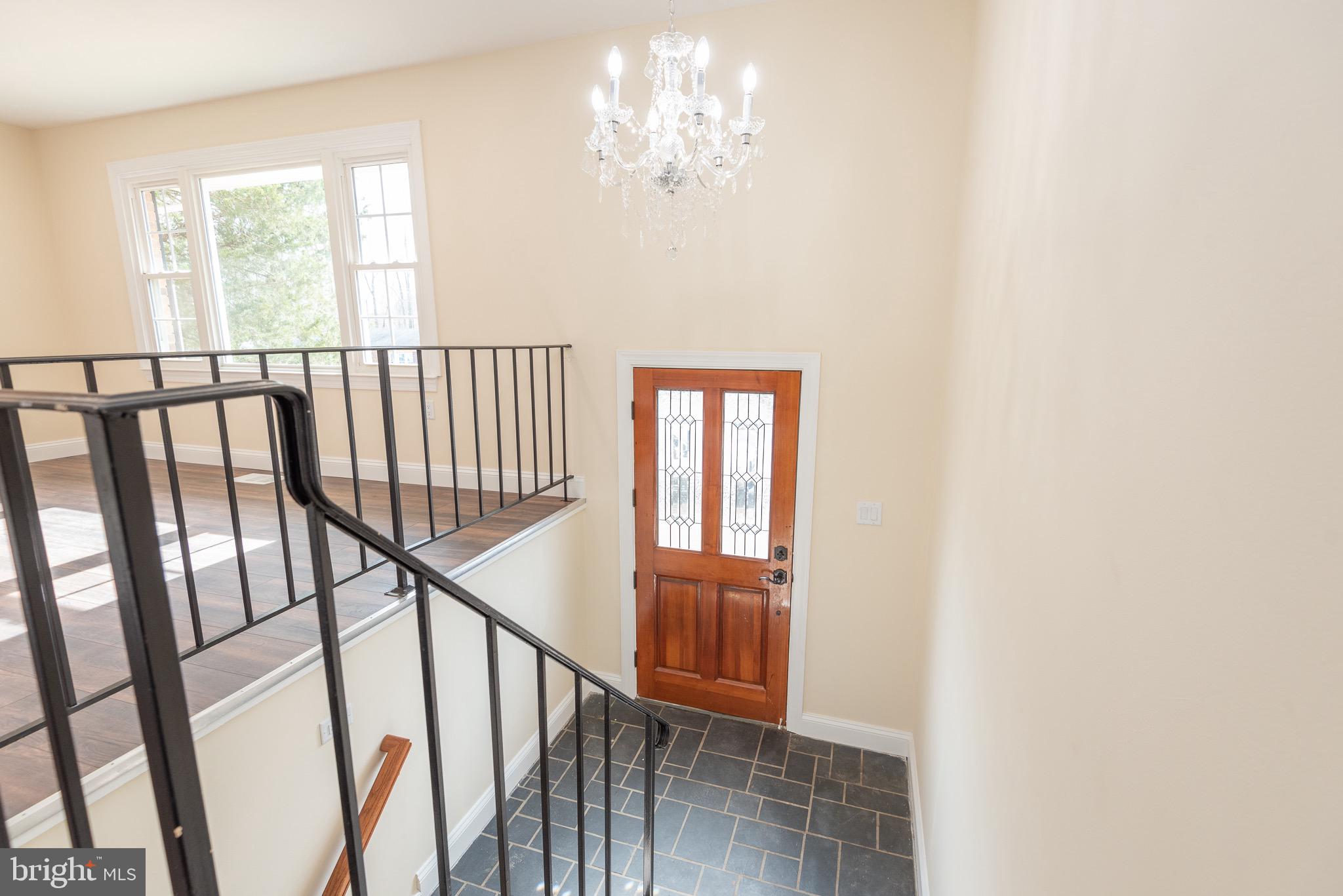13469 Keytone Road Woodbridge, VA 22193 - Photo 4 of 36 Gallery Image 4