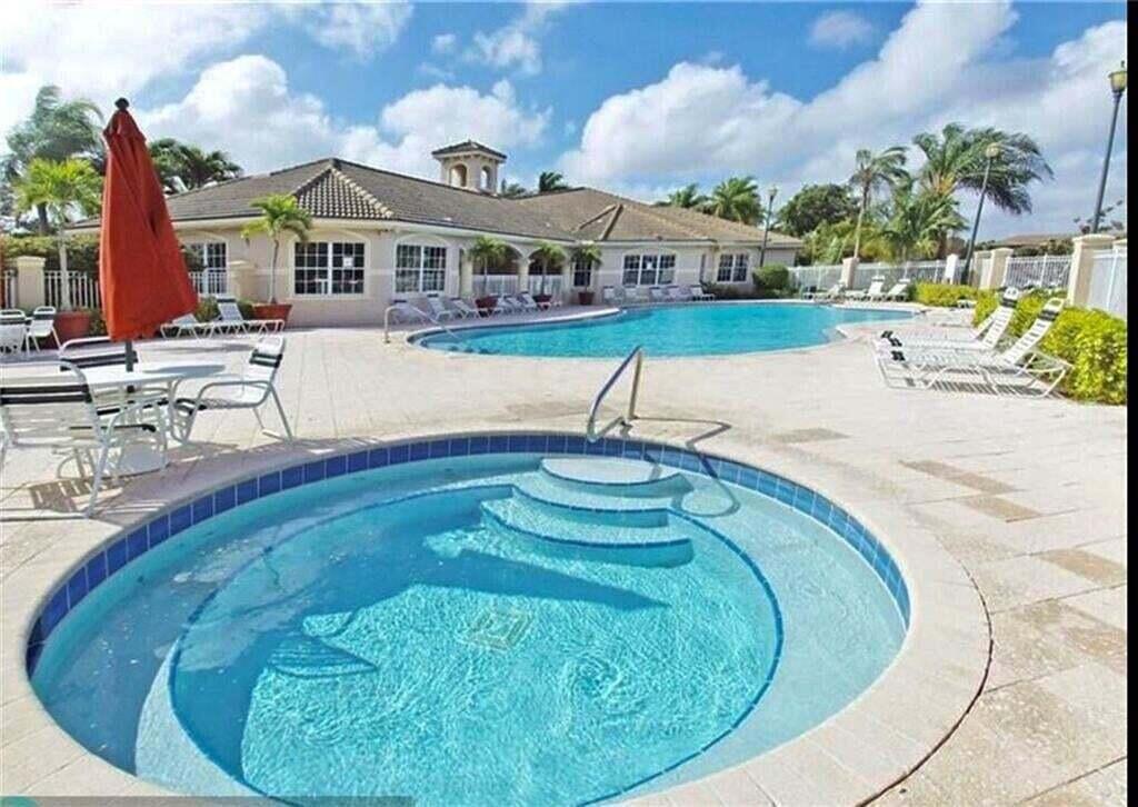 5051 Wiles Road, Unit 305 Pompano Beach, FL 33073 - Photo 15 of 15 26
