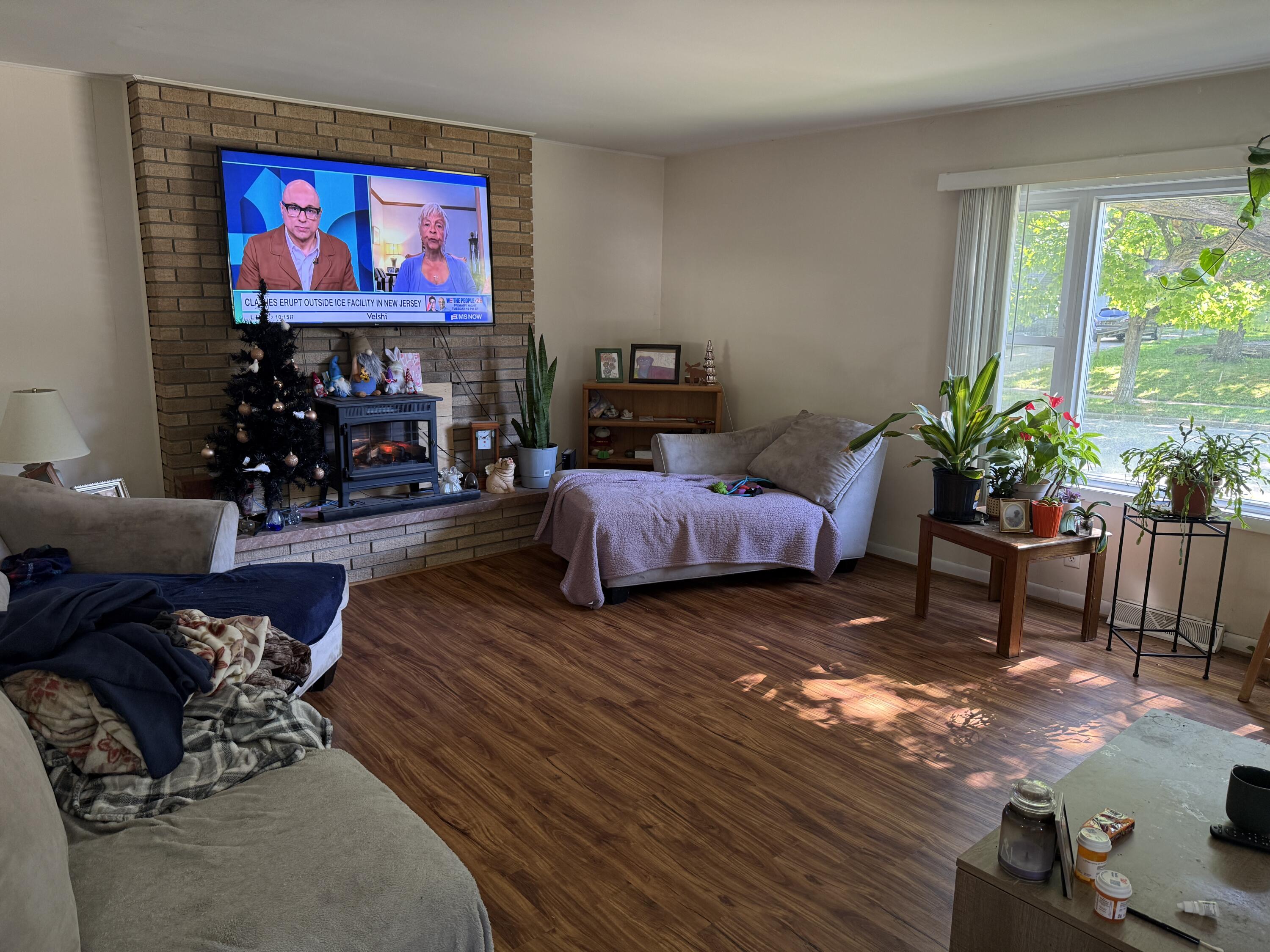 504 Spring Street Big Rapids, MI 49307 - Photo 3 of 10 IMG_1337