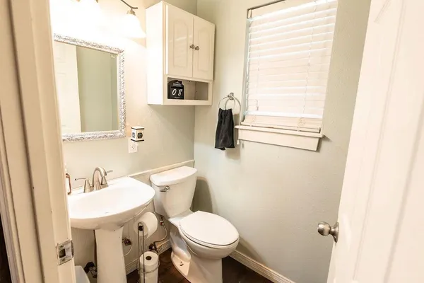 $155,000 | 809 E Highway, Nocona, TX 76255