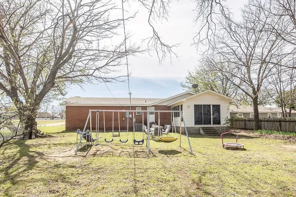 $155,000 | 809 E Highway, Nocona, TX 76255