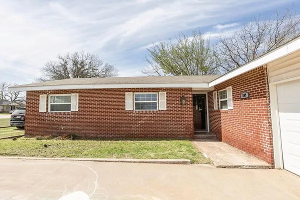 $155,000 | 809 E Highway, Nocona, TX 76255