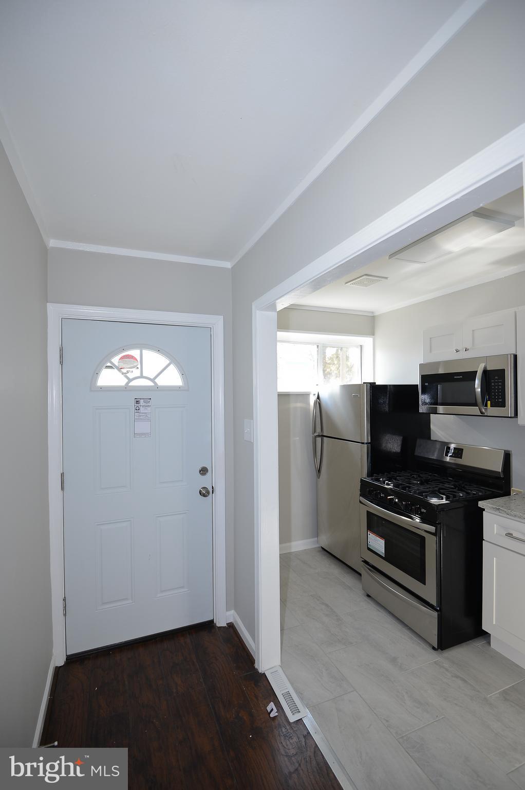 7740 Normandy Road Landover, MD 20785 - Photo 4 of 23 Interior (General)