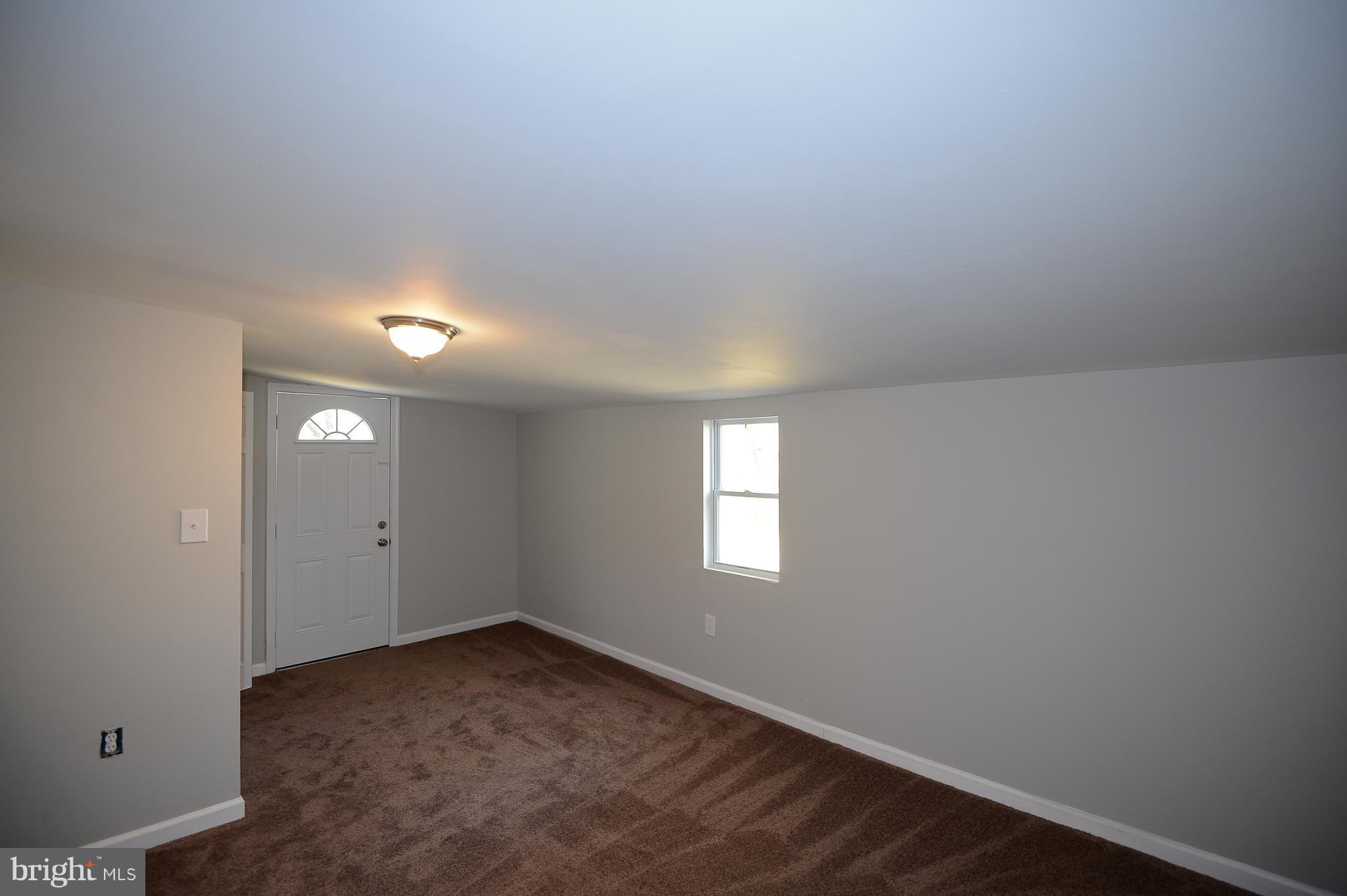 7740 Normandy Road Landover, MD 20785 - Photo 5 of 23 Living Room
