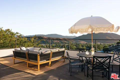 $1,695,000 | 28333 Foothill Drive, Agoura Hills, CA 91301