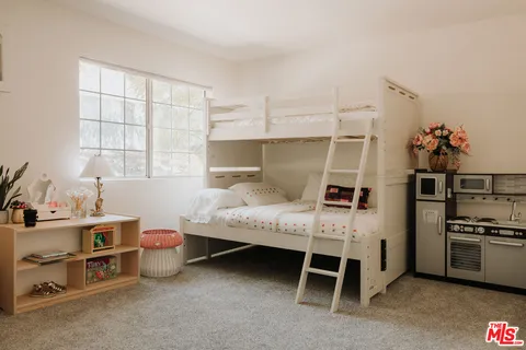 $1,695,000 | 28333 Foothill Drive, Agoura Hills, CA 91301